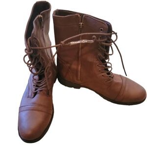 𝅺STREATWEAR Society boots size 10